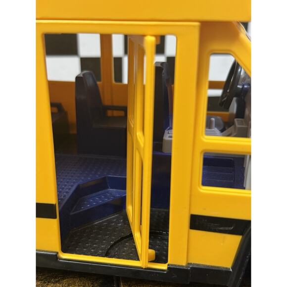 2011 PLAYMOBIL YELLOW SCHOOL BUS WITH FLASHING LIGHTS PM 5940 - Picture 5 of 10